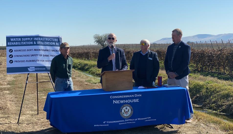 Dan Newhouse with Constituents