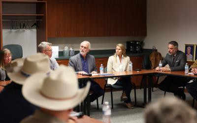 Rep. Newhouse holds roundtable in Yakima