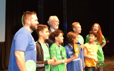 Dan Newhouse with Constituents