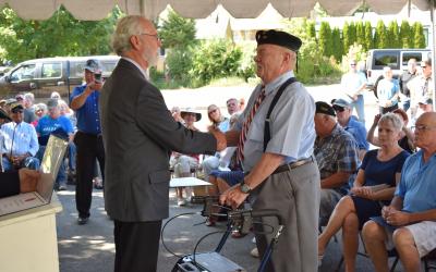 Dan Newhouse with veteran