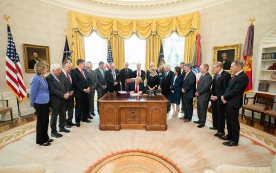 Dan Newhouse with Constituents