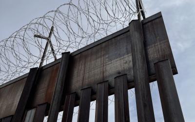 border wall barbed wire