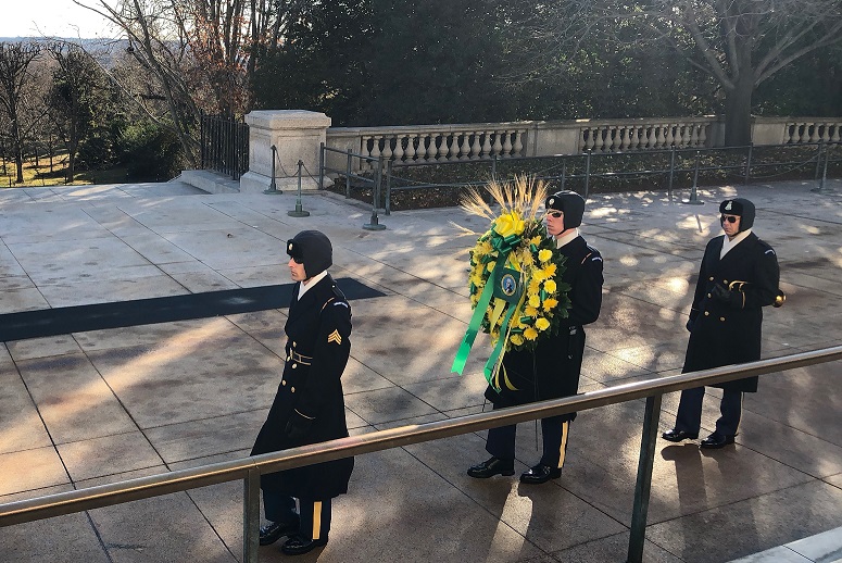 Dan Newhouse with Constituents