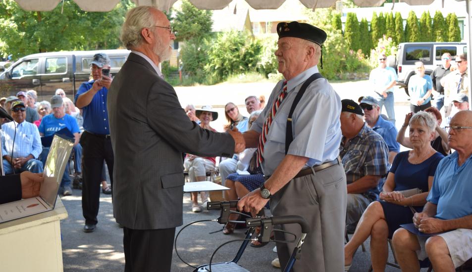 Dan Newhouse with veteran